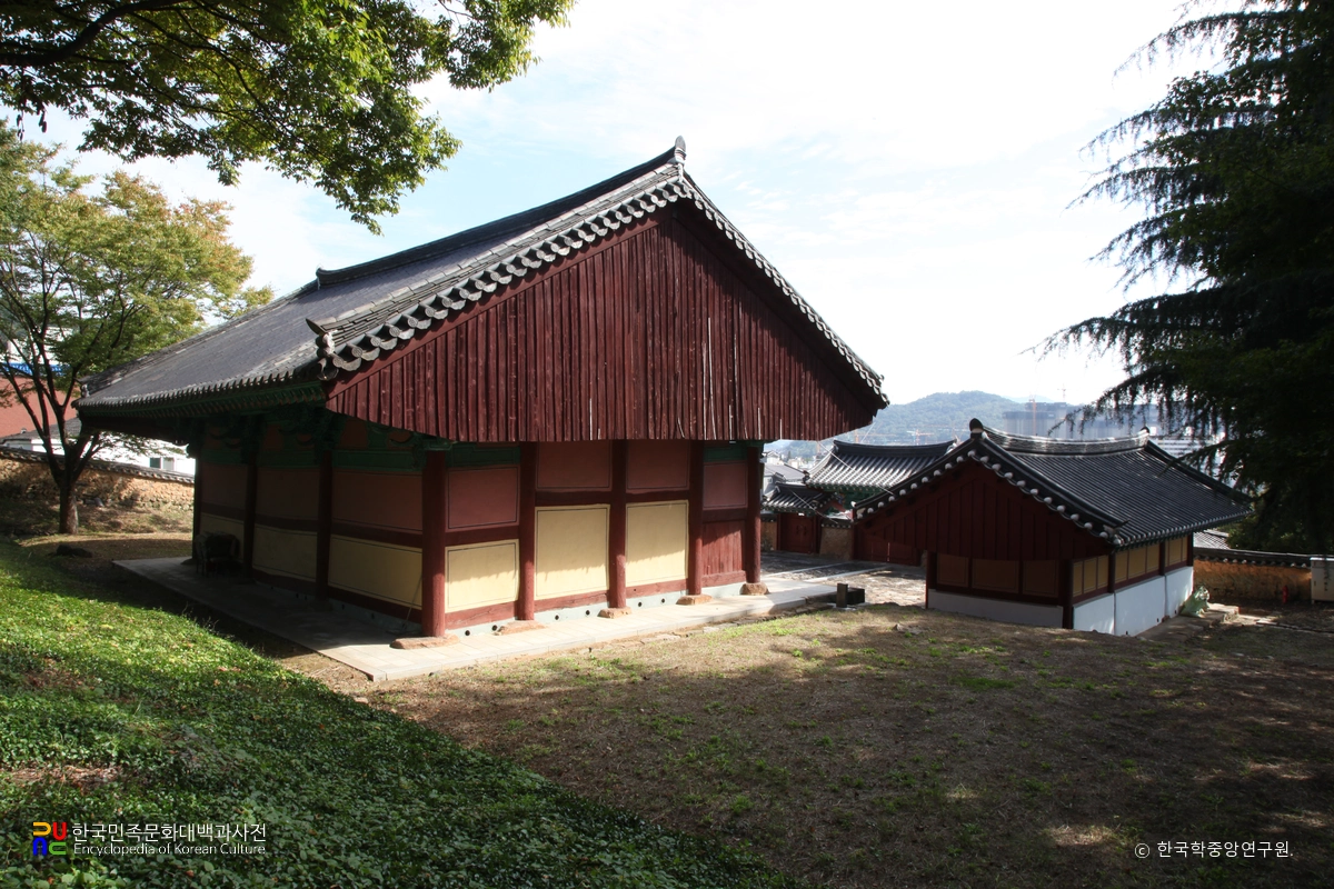 창원 창원향교 중 대성전 좌측후면