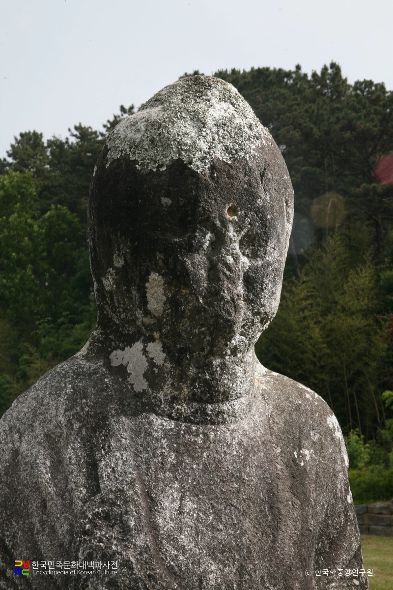 논산 덕평리 석조여래입상