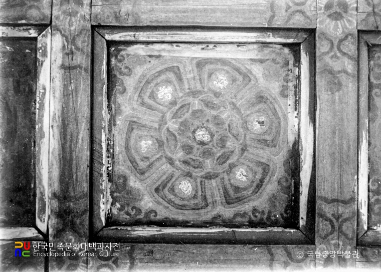 순천 송광사 국사전 천장 무늬