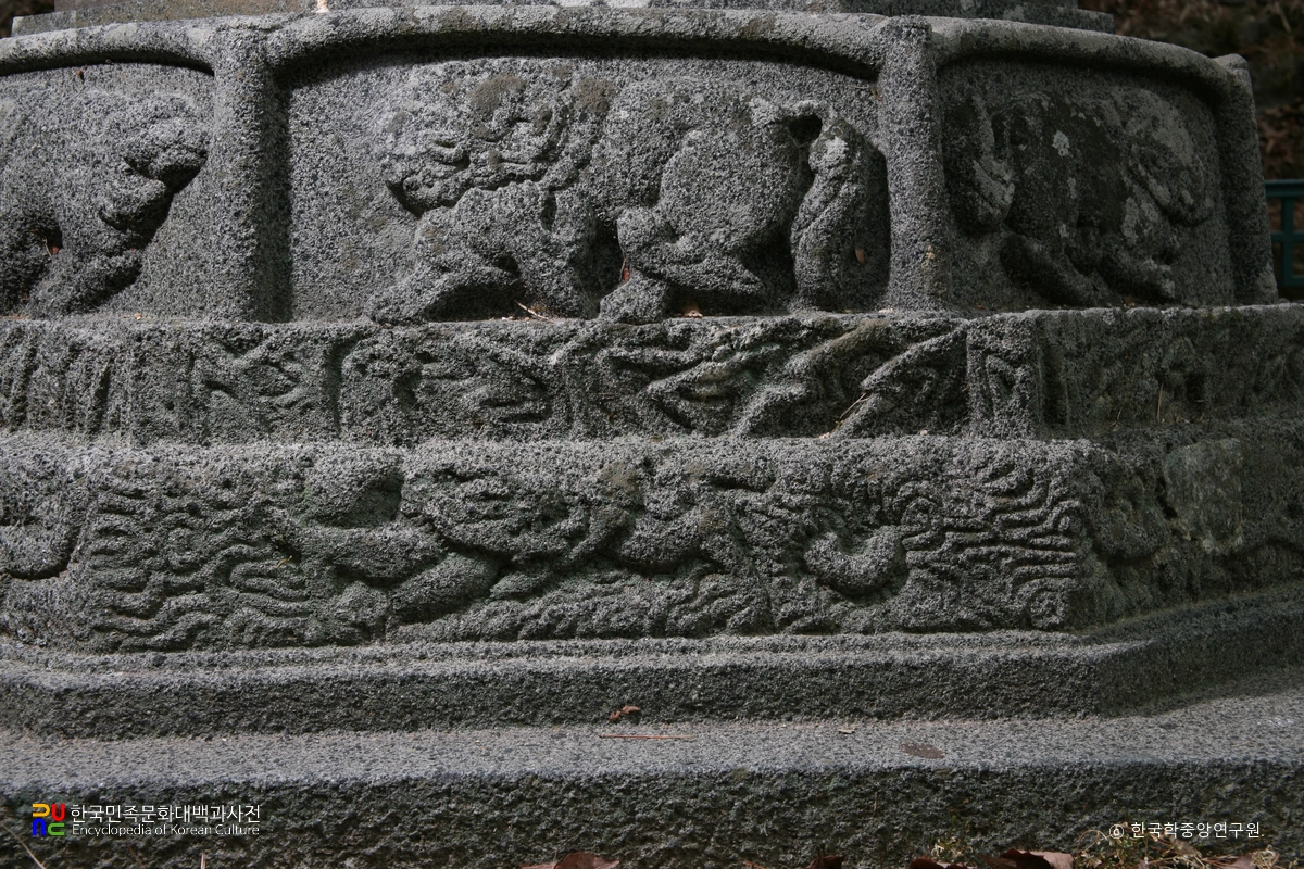 구례 연곡사 동 승탑 중 기단부 문양