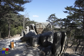 경주 남산 탑곡 마애불상군 남면