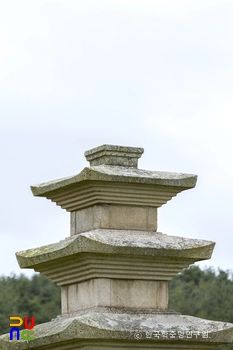 경주 마동 삼층석탑 상층 탑신부과 상륜부