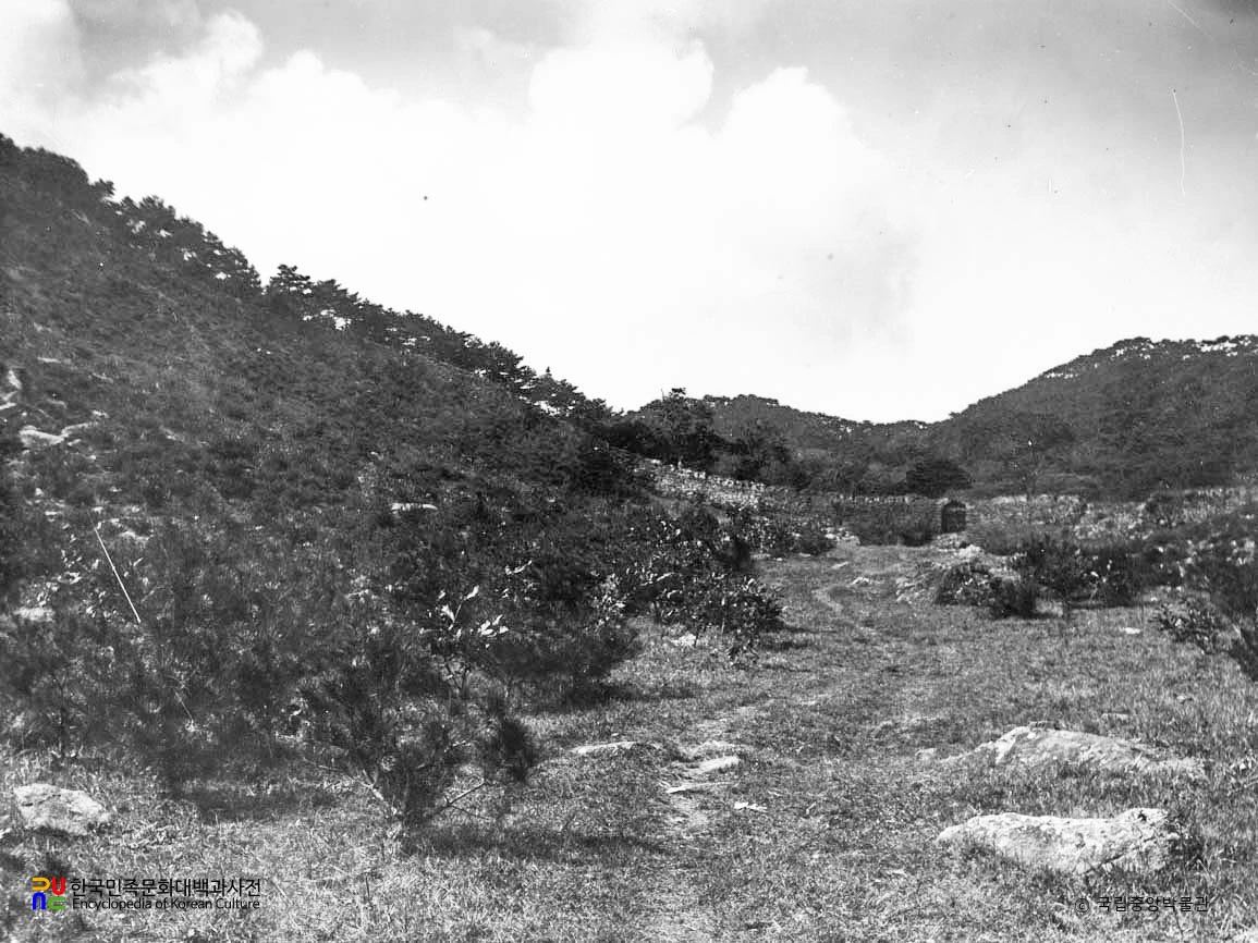 강화 삼랑성 중 동문 전경