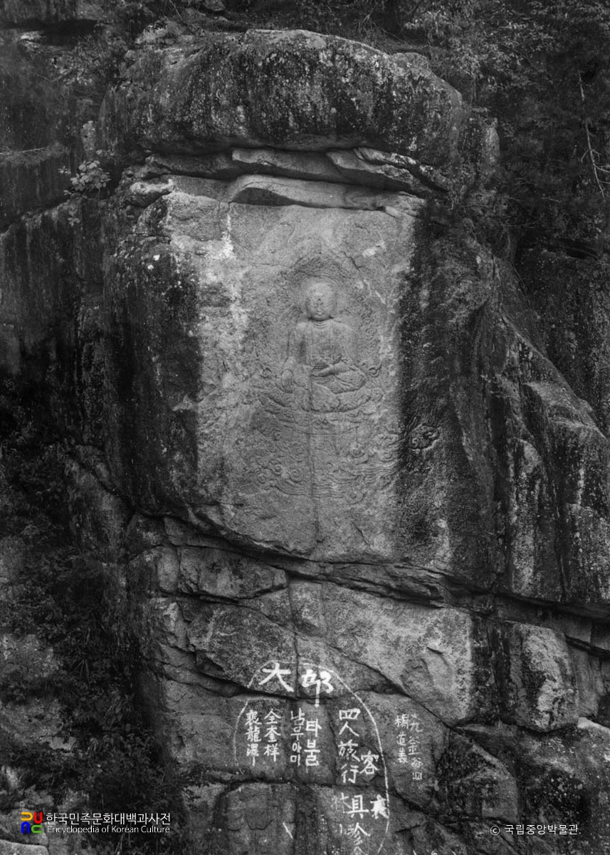 대구 동화사 입구 마애불좌상