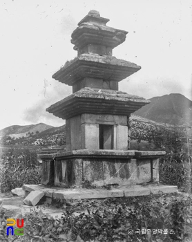 구미 낙산리 삼층석탑 정측면