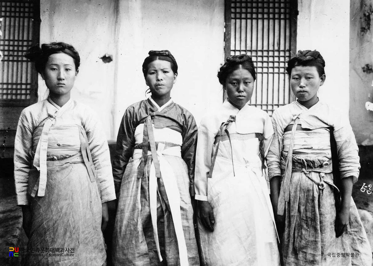 함경남도 고원군 여인들의 모습