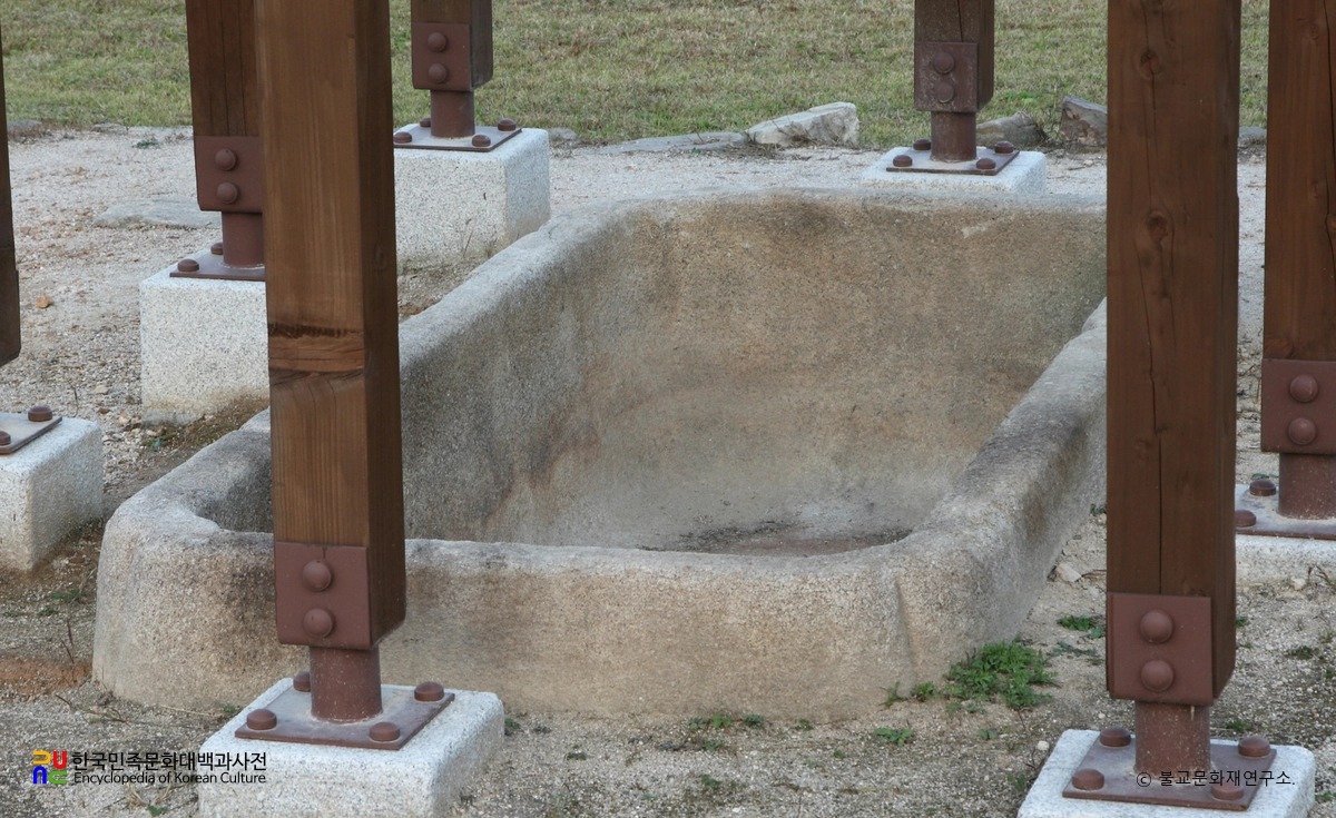 여주 고달사지 석조