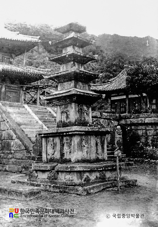 구례 화엄사 서 오층석탑 정측면