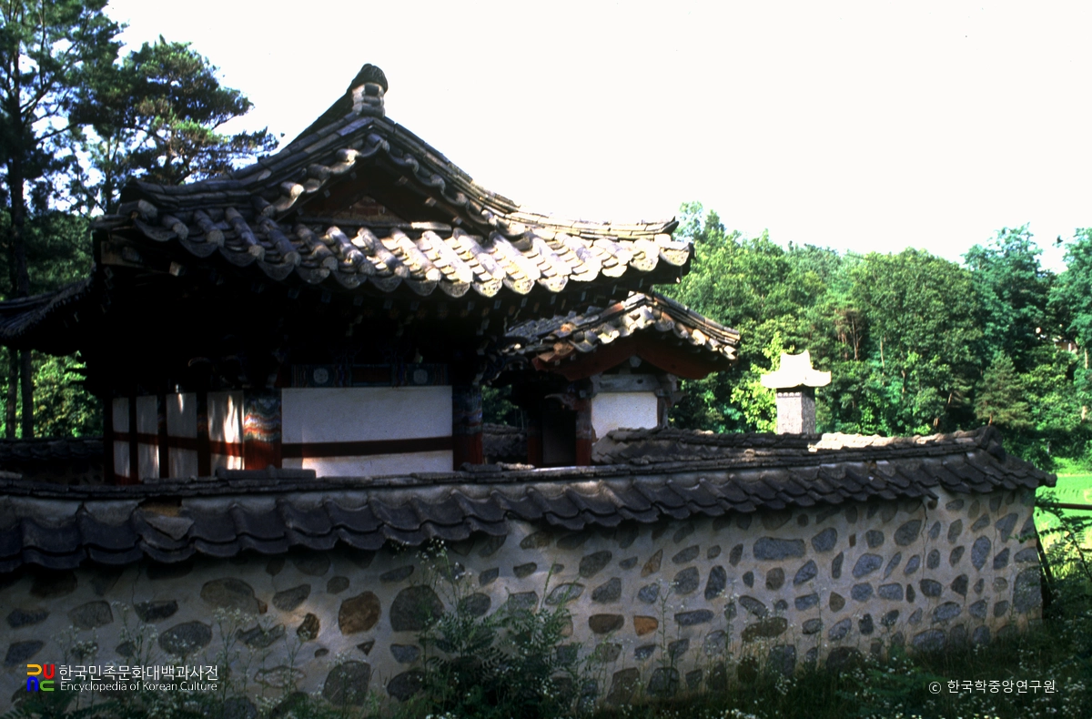 서흥김씨 삼강정문