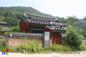 성주 충신문 전경