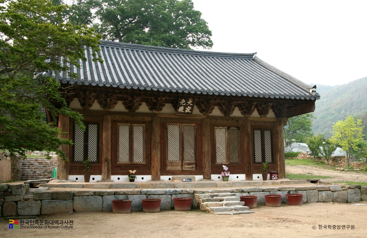 김제 귀신사 대적광전 정측면