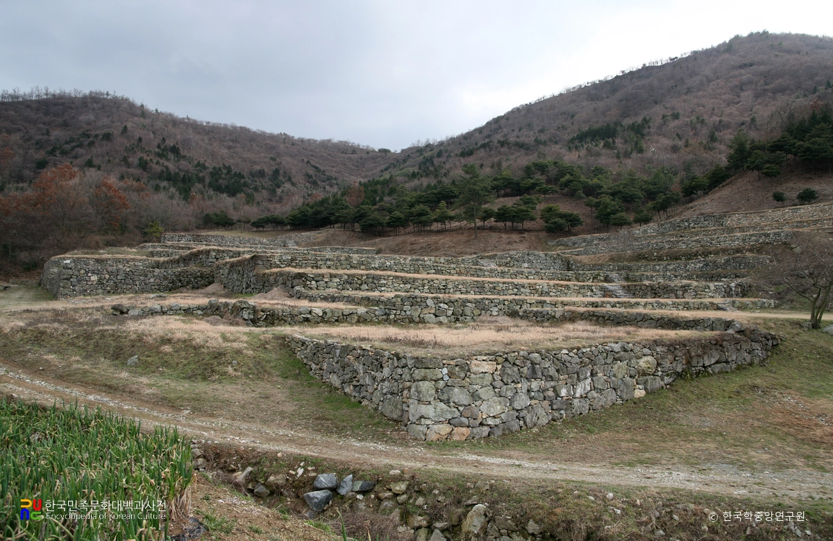 진도 용장성 행궁지