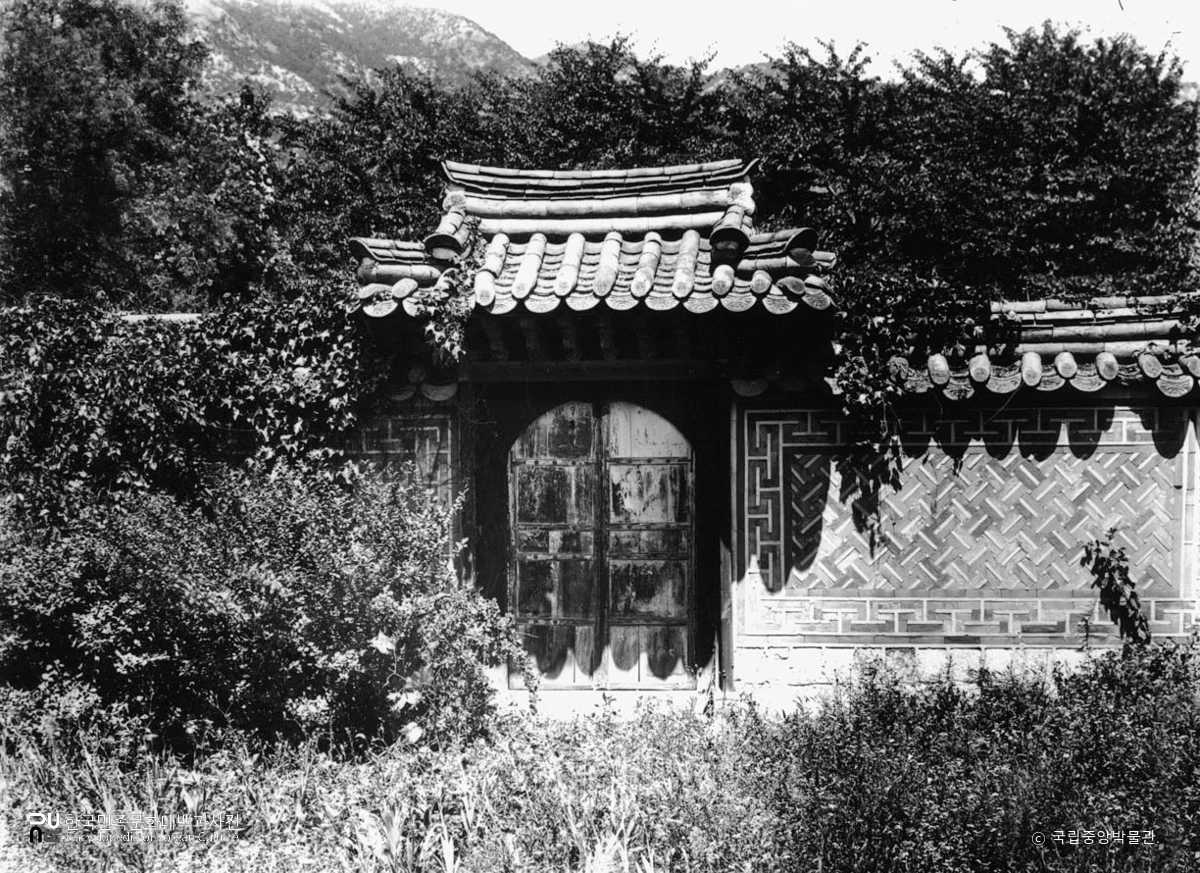 서울 경복궁 자경전 중 뒤뜰 소문 정면