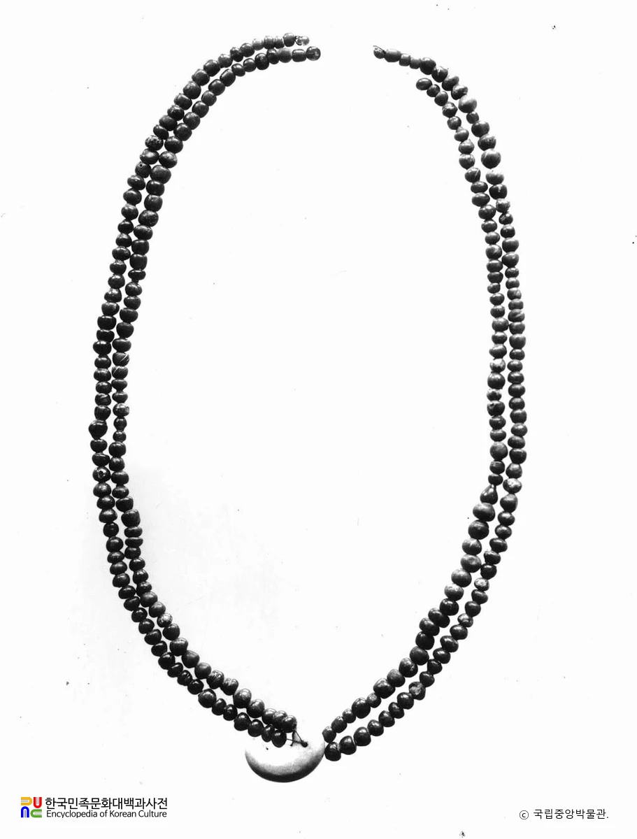 경북 경주 은령총 출토 구슬목걸이