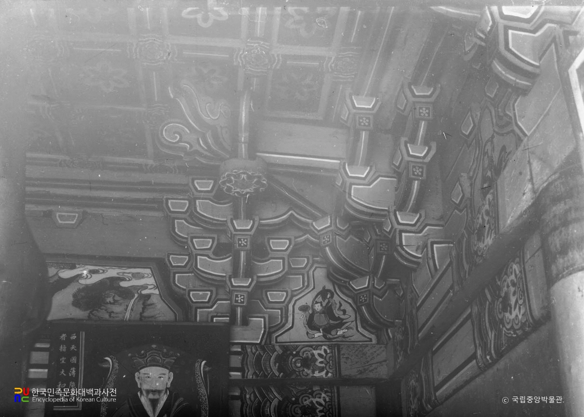 여주 신륵사 조사당 내부 공포