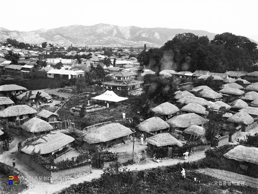 경주 대릉원 일원 중 서봉총 발굴 전 모습