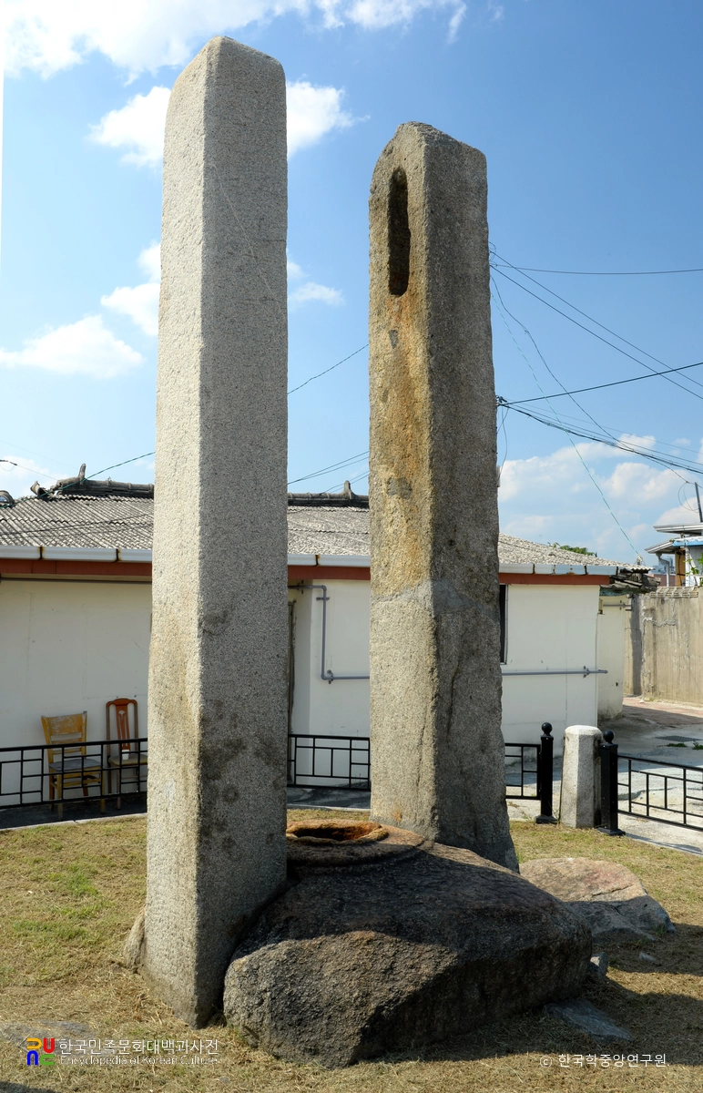 원주 봉산동 당간지주 정측면