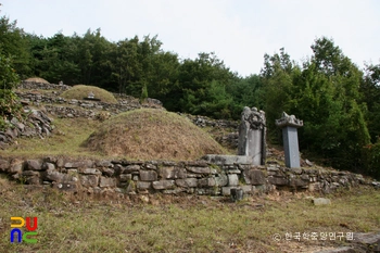 합천 삼가하판리 조언형묘갈