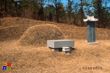 경기도 광주 구연영 묘 정측면