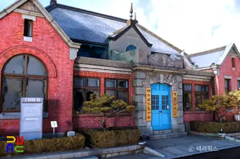 구 군산세관 본관 정측면