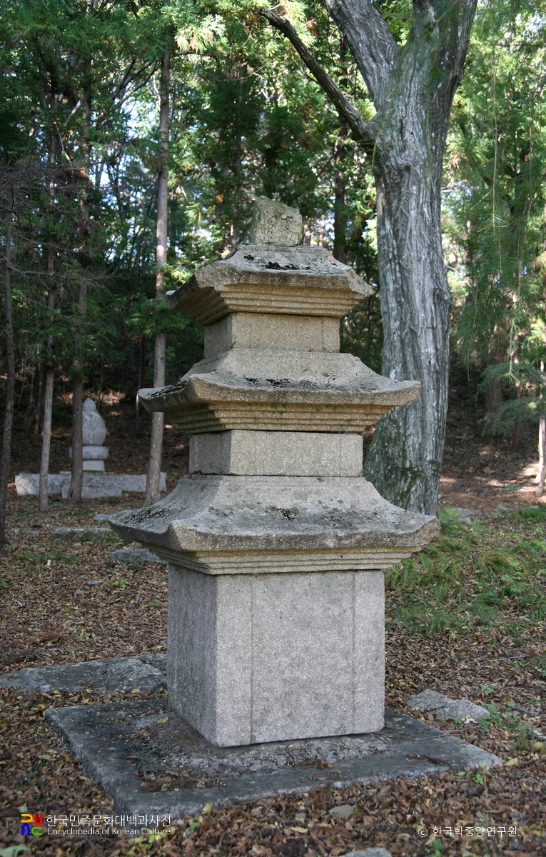 부산 원효암 동편 삼층석탑 측면