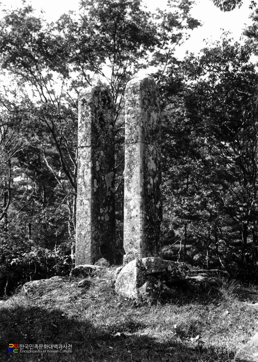 대구 동화사 당간지주 정측면