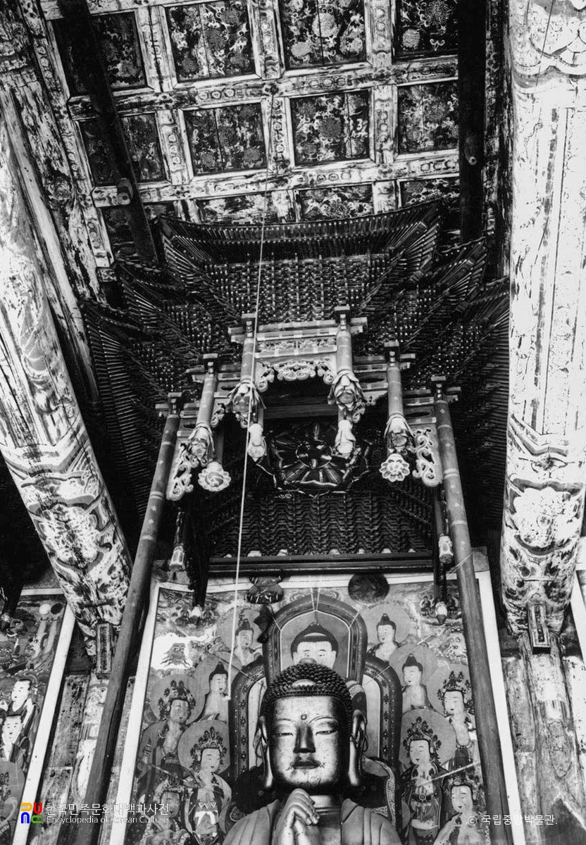 구례 화엄사 대웅전 닫집 정면