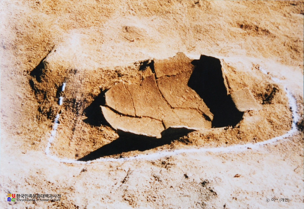 대전 송촌동 유적 옹관묘 발굴모습