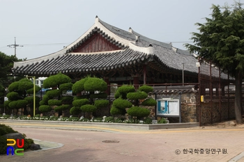 크레이지 슬롯 추천 관아 중 기성관 좌측면