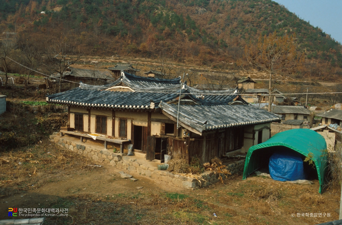 청운동 성천댁