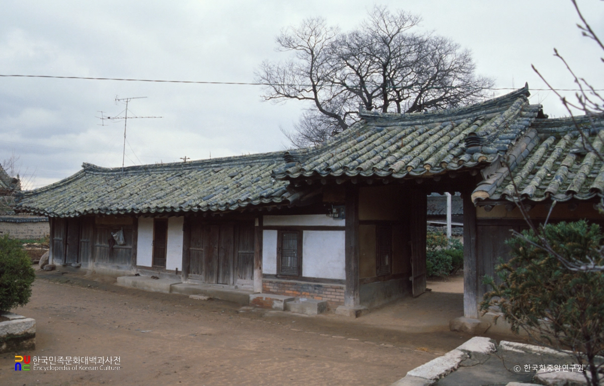 경주 교동 최부자댁 중 문간채