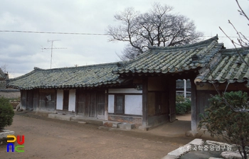 경주 교동 최부자댁 중 문간채