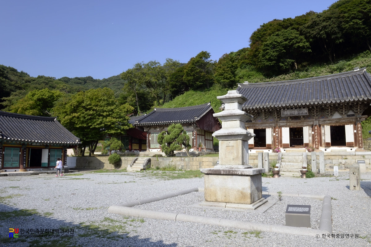 안성 칠장사 경내 전경