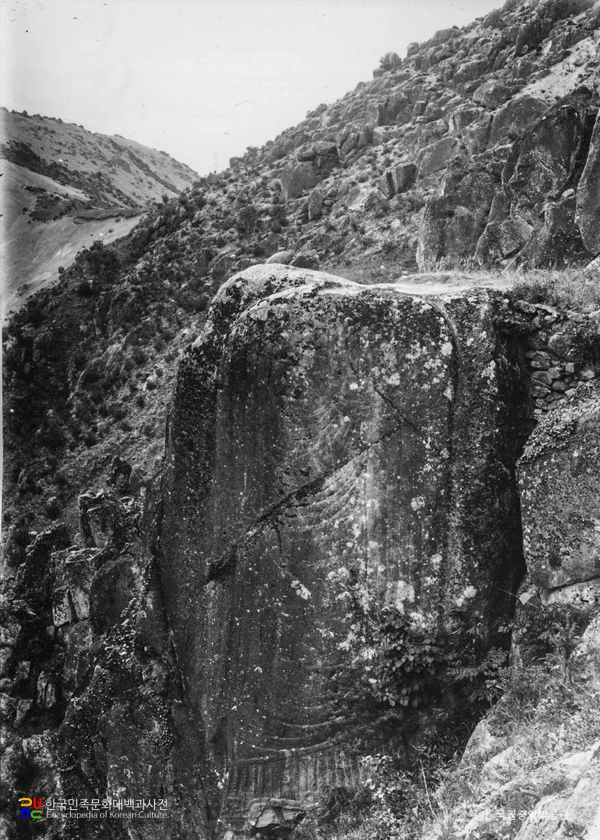 경주 남산 약수계 마애불입상