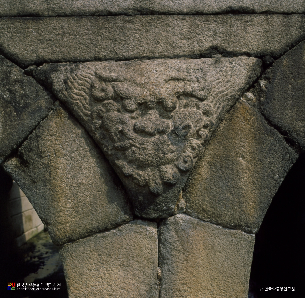 창경궁 옥천교 귀면상