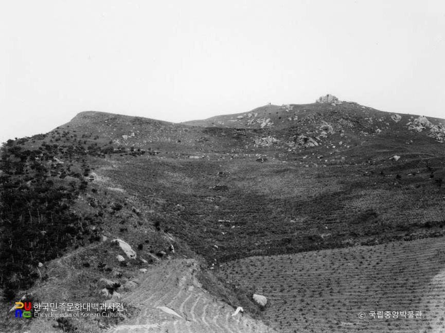 이원 고암리 산성 전경
