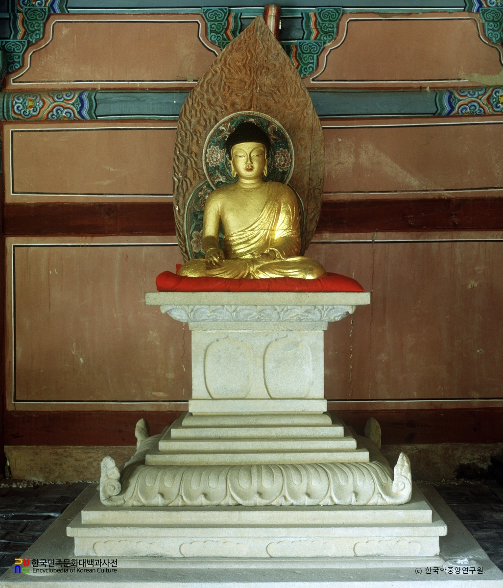 청양 장곡사 철조 약사여래 좌상 및 석조 대좌