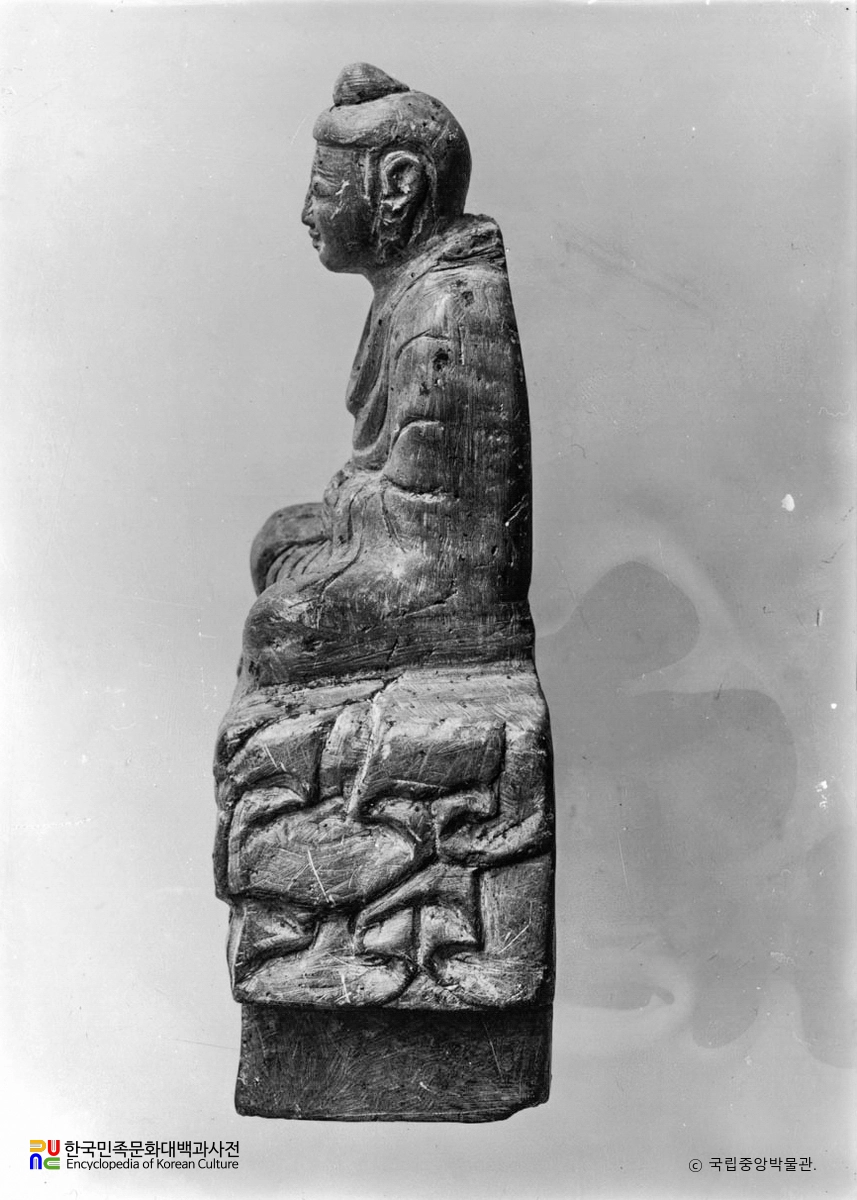 부여 군수리사지 석조여래좌상