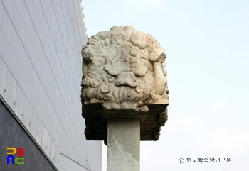 양평 보리사지 대경대사탑비 이수 측면