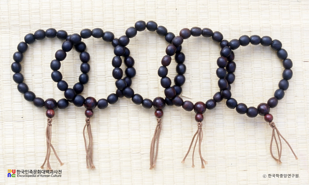 모감주 열매로 만든 염주