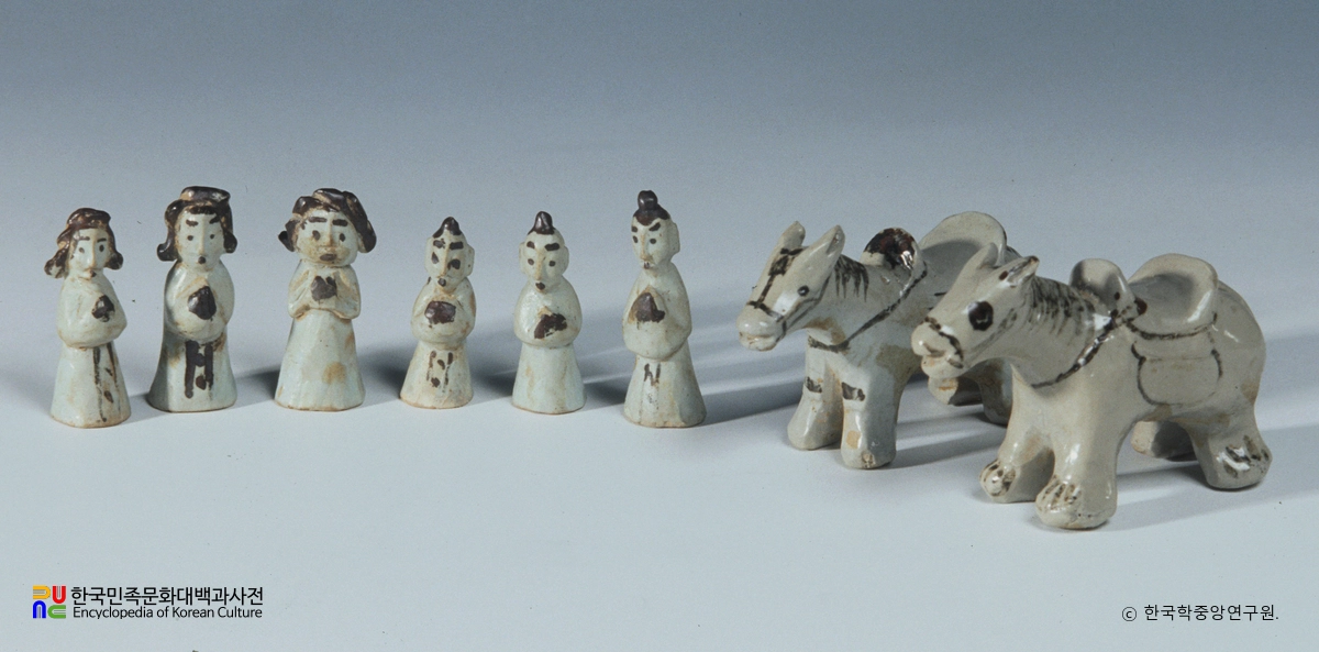 광산노씨 분묘 출토 명기류