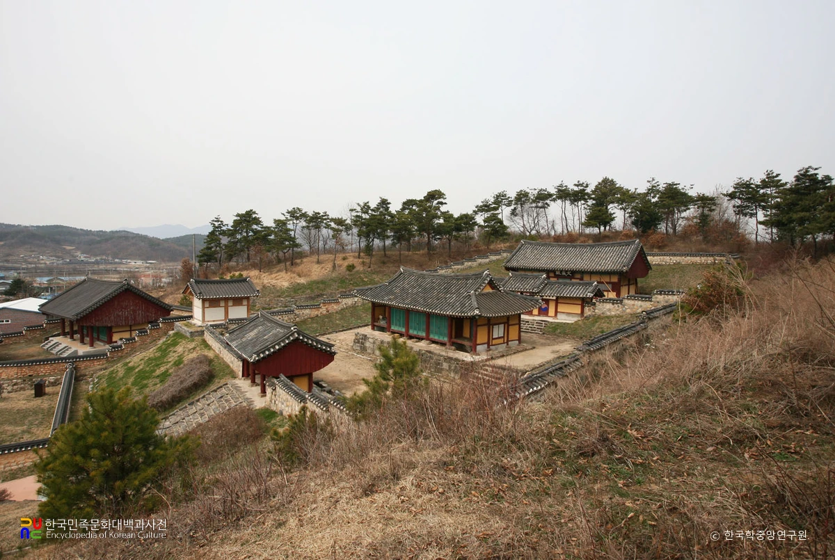 괴산 청안향교 전경