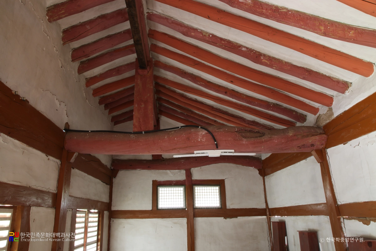 합천 추본사의 내부가구