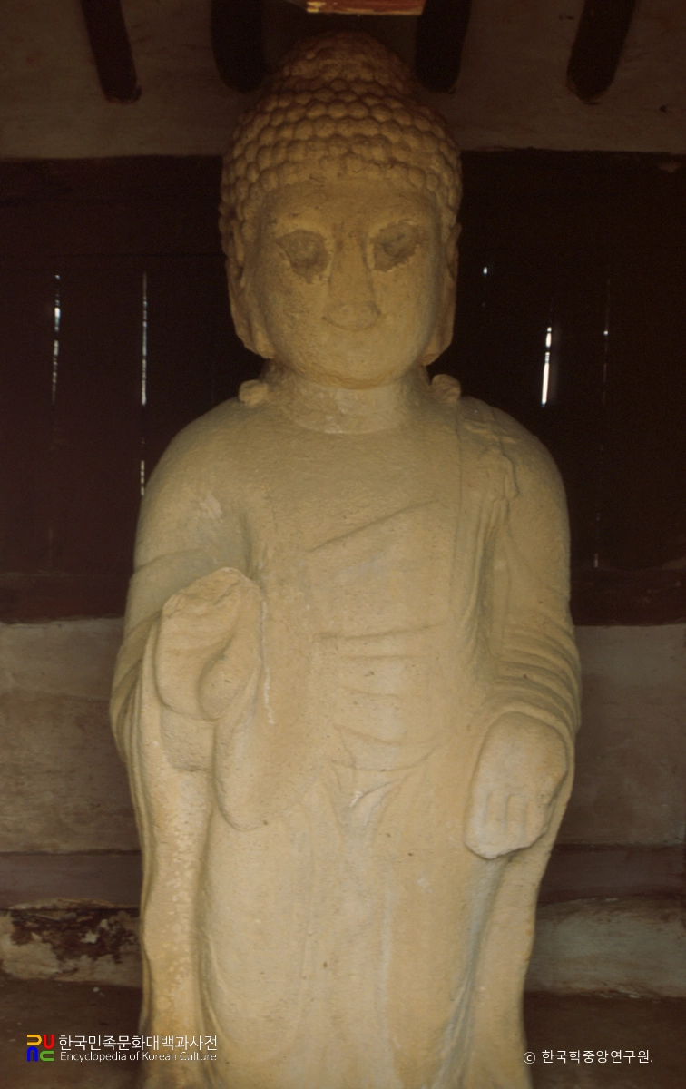 군위 하곡동 석조 여래 입상