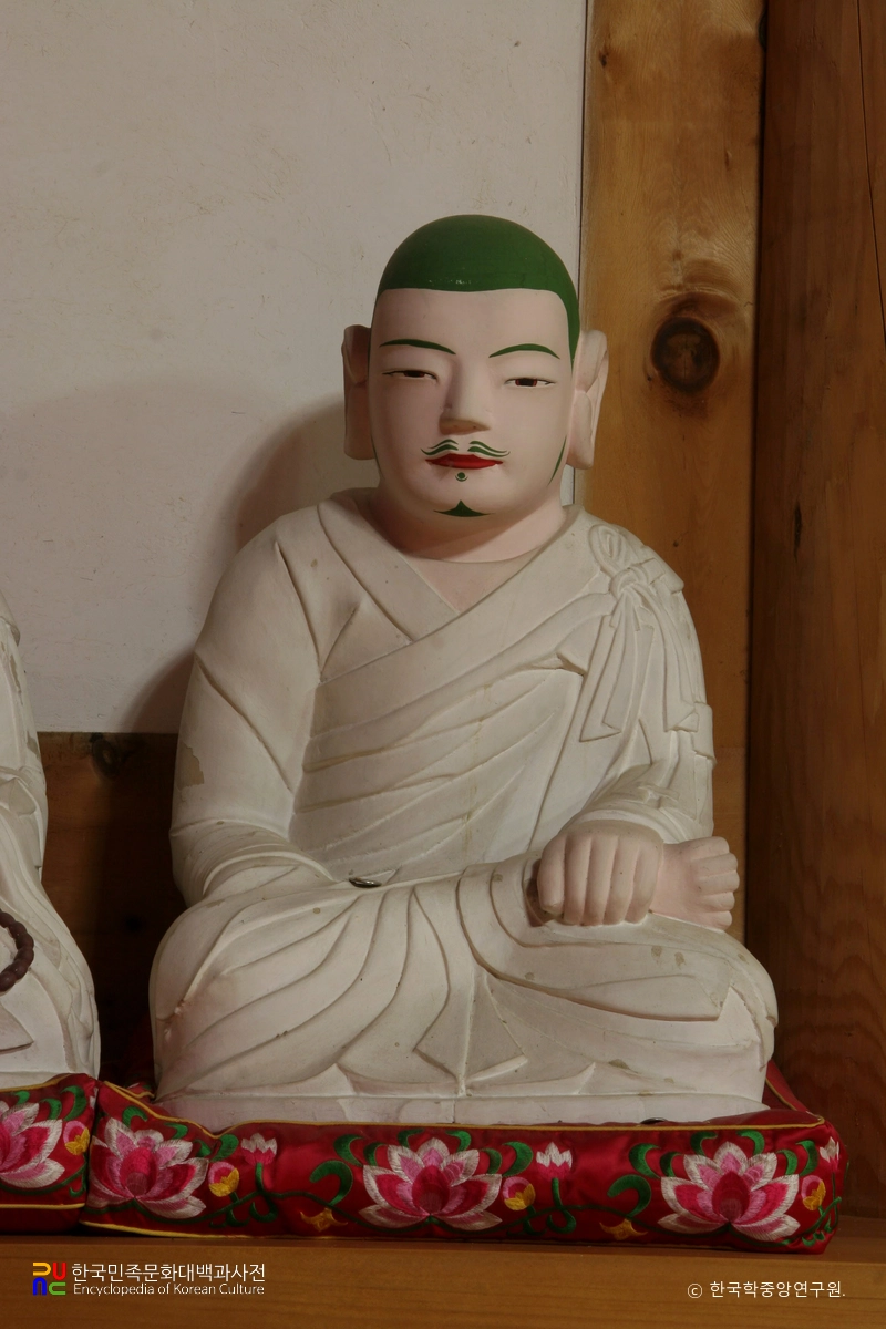 청도 덕사 영산전 석조여래삼존상 및 십육나한상