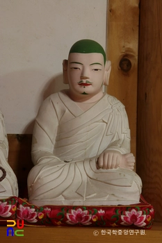 청도 덕사 영산전 석조여래삼존상 및 십육나한상