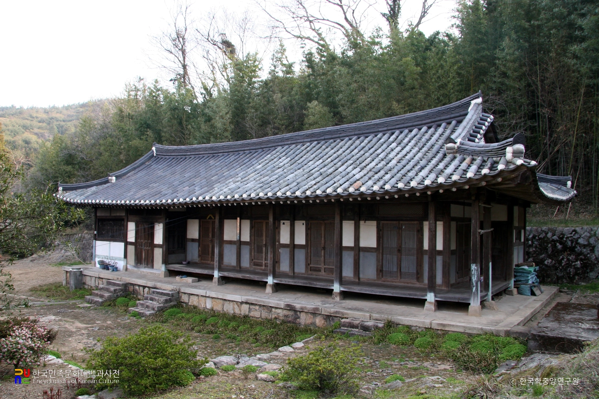 장흥 죽헌 고택 안채 정측면