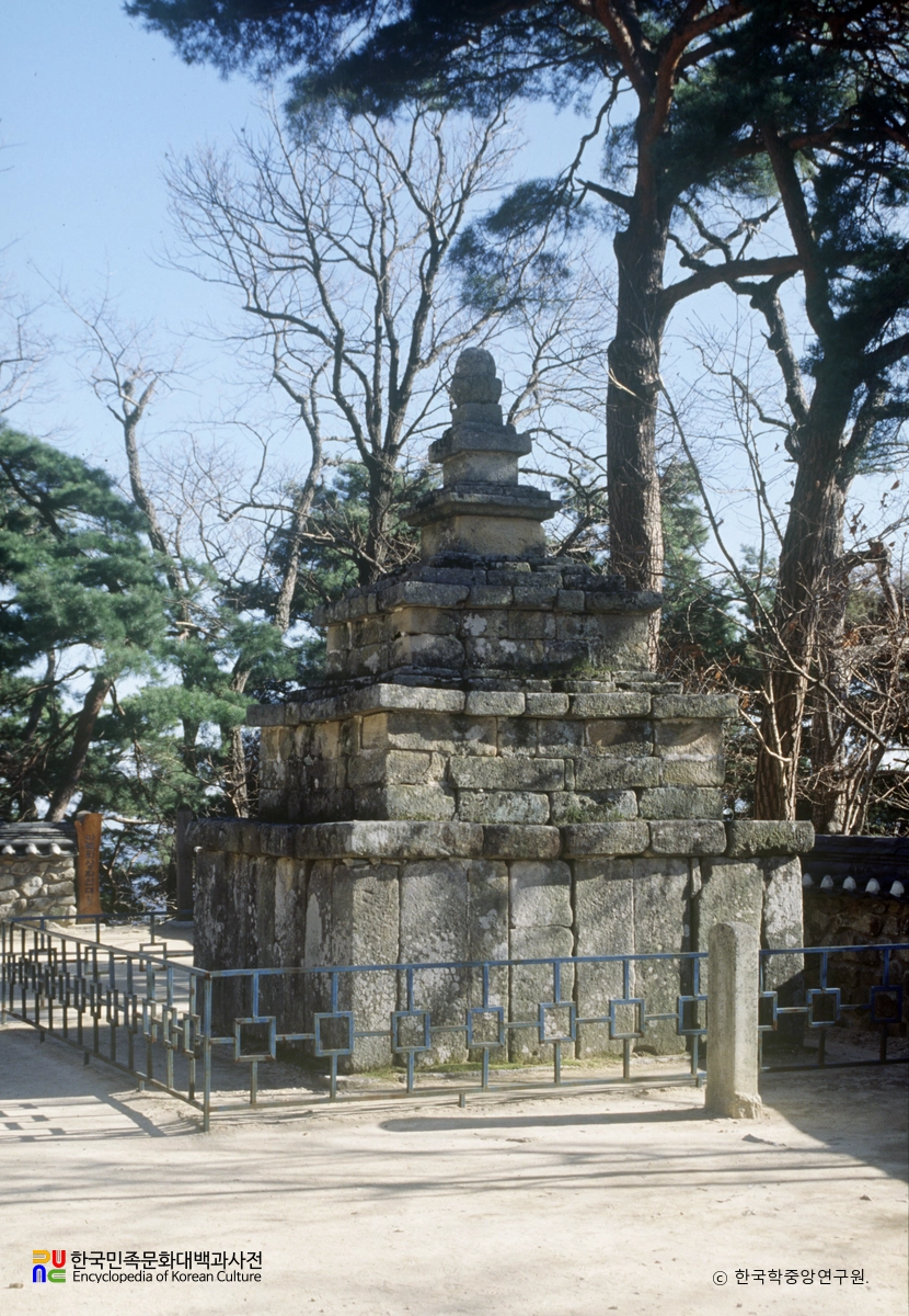 구미 도리사 석탑 좌측면