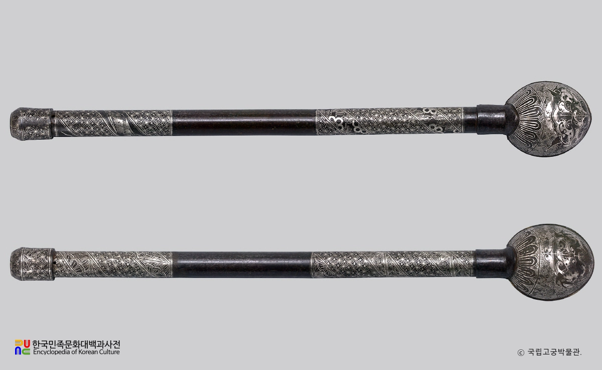 은입사 귀면문 철퇴