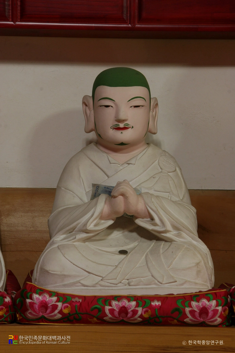 청도 덕사 영산전 석조여래삼존상 및 십육나한상